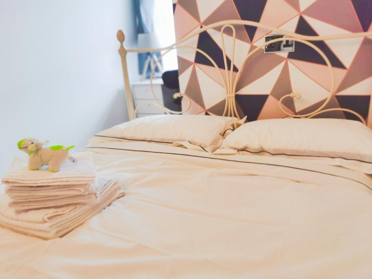 Modern And Spacious Double&King Bedrooms Both With Private Bathrooms Edinburgh Ngoại thất bức ảnh